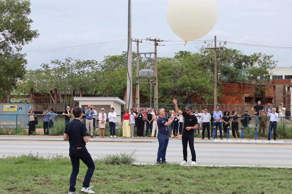 Lançamento de balão atmosférico experimental marcou início do Balloon and Science Workshop, em Palmas (Foto: Samuel Lima/Sucom)